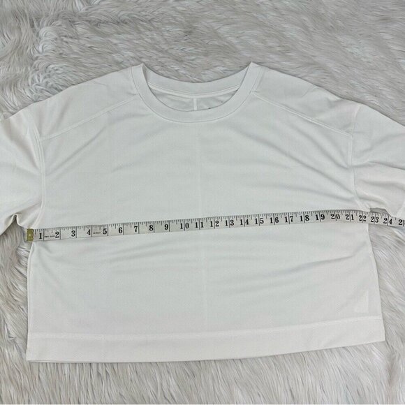 Everlane Women’s White Recycled Polyester Box-Cut Crew Neck Crop Top Tee L/C43 - Picture 7 of 10